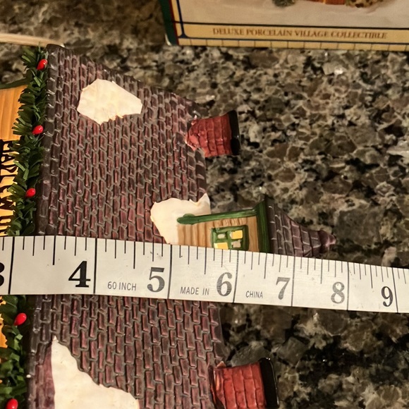 1994 CHRISTMAS VALLEY COLLECTIBLE MAPLEWOOD FARM LIGHTED BUILDING - Picture 7 of 12